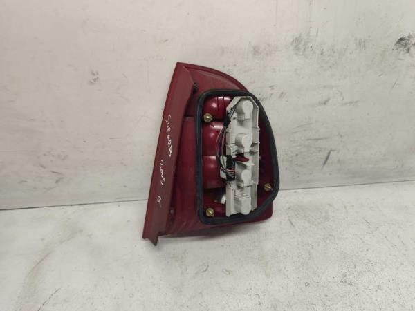 FEU ARRIERE GAUCHE SKODA - Vue 2